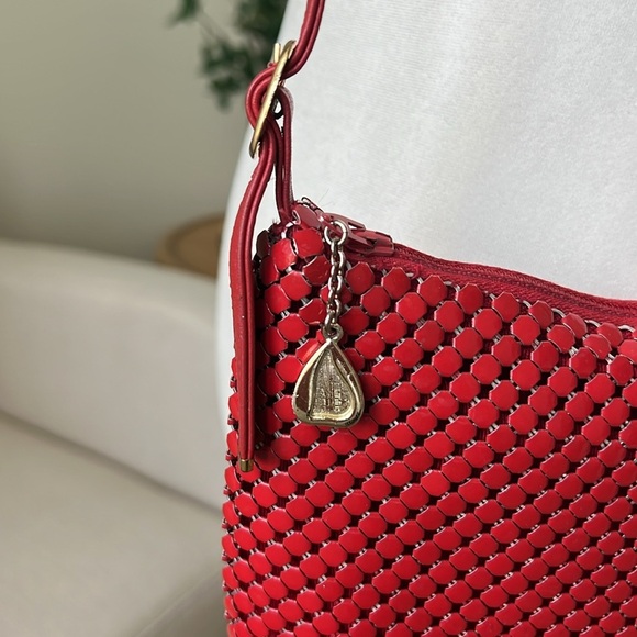 Vintage Whiting & David Red Mesh Crossbody Bag Gold Accents Sailboat Heart Charm - Picture 5 of 16